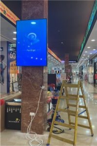 מסכי שילוט דיגיטלי | מסכי שילוט ומידע לעסקים, משרדים, בנייני משרדים, קליניקות, מסעדות ובתי קפה | מסכי תצוגה | פוסטר דיגיטלי - רולאפ אלקטרוני | שילוט לעסקים